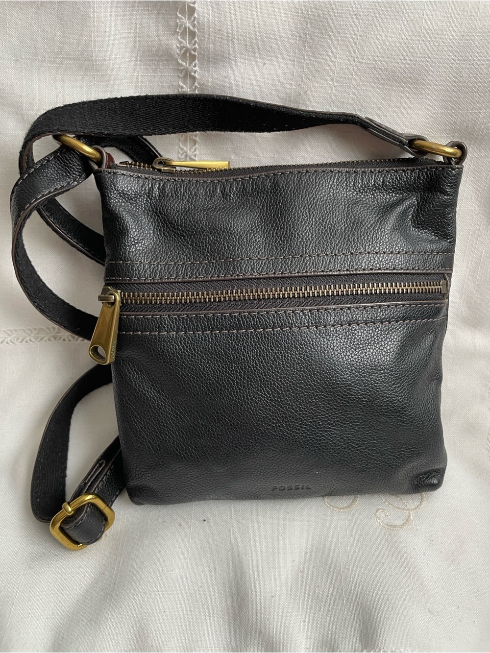 Fossil Black Leather Messenger Crossbody with Brass Hardware EUC